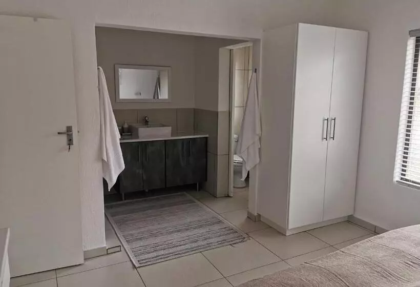 Gemsbok Place