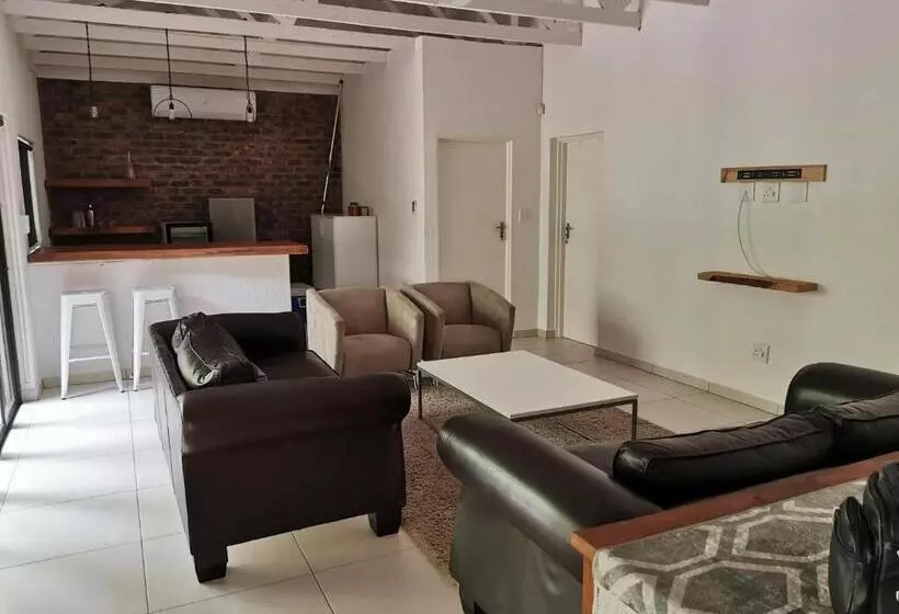 Gemsbok Place