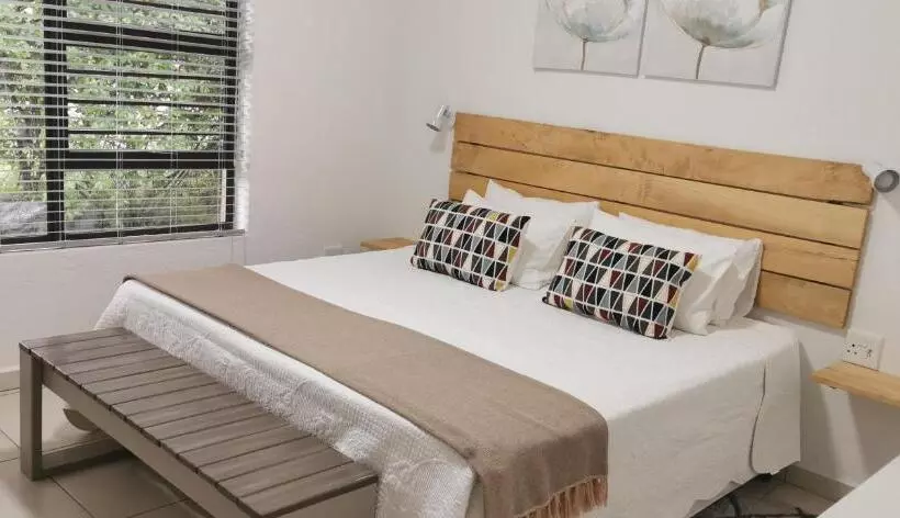 Gemsbok Place