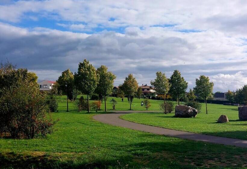 Gemütliche Zwei Zimmer Ferienwohnung W1 In Zwenkau Bei Leipzig Im Neuseenland