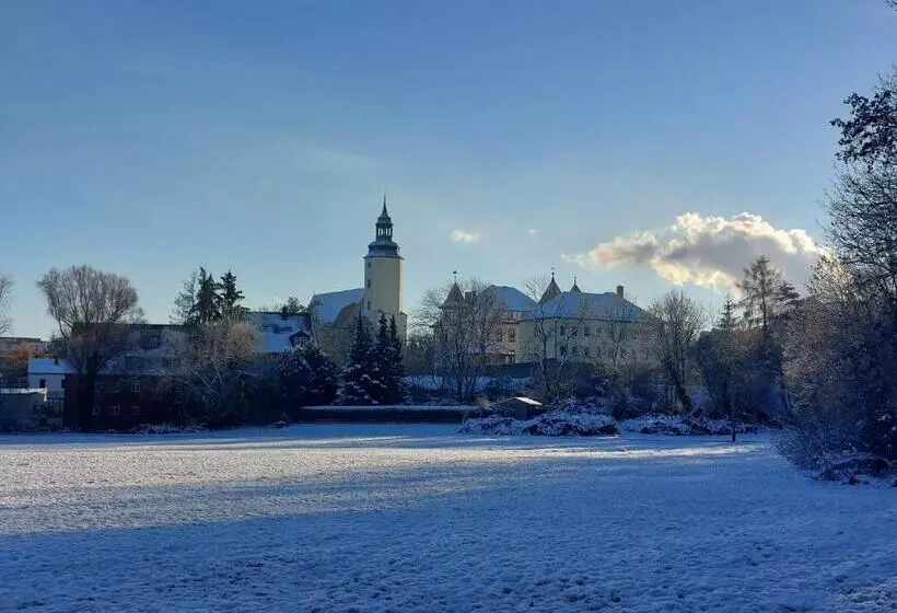 Gemütliche Zwei Zimmer Ferienwohnung W1 In Zwenkau Bei Leipzig Im Neuseenland