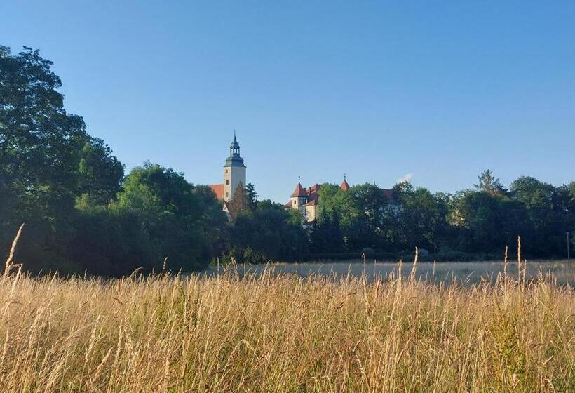 Gemütliche Zwei Zimmer Ferienwohnung W1 In Zwenkau Bei Leipzig Im Neuseenland