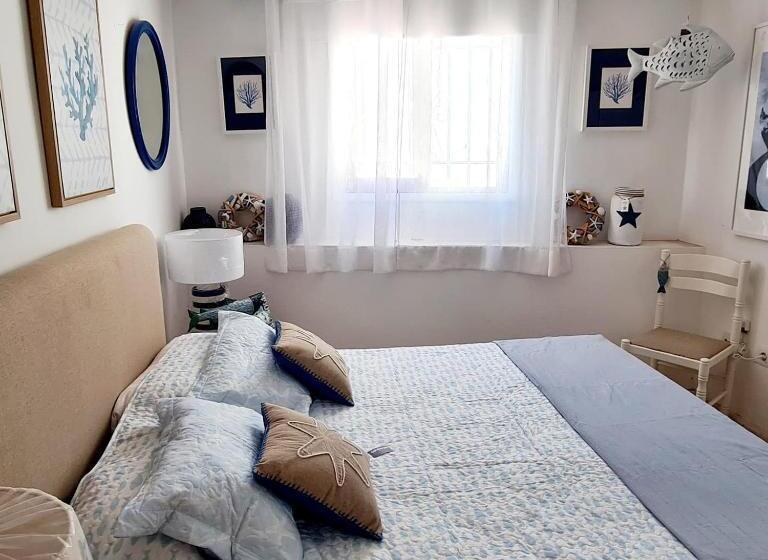 Independent Two Beedrooms House With Sea Views