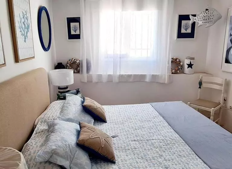 Independent Two Beedrooms House With Sea Views