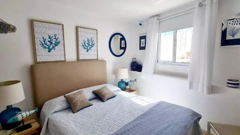 Independent Two Beedrooms House With Sea Views