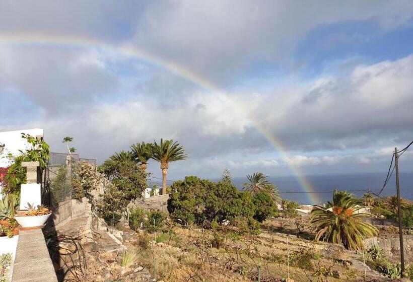 Independent Two Beedrooms House With Sea Views