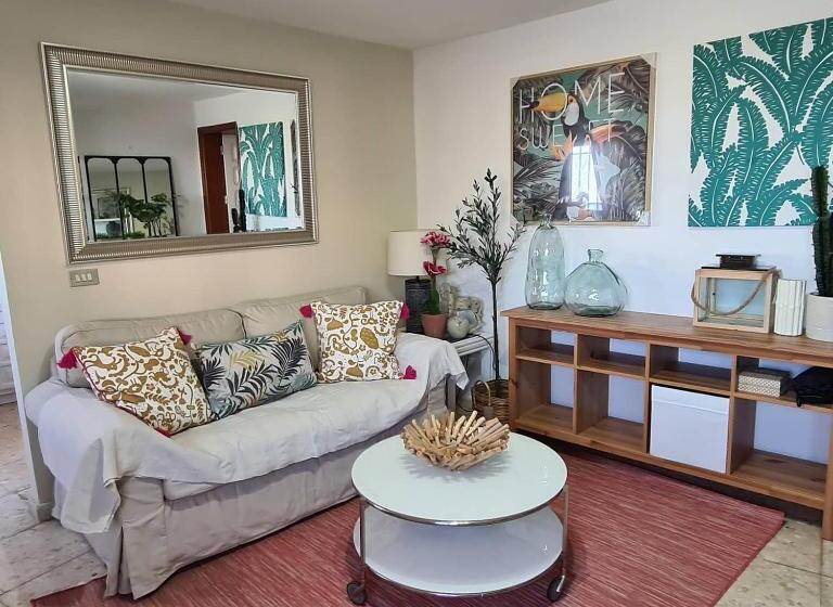 Independent Two Beedrooms House With Sea Views