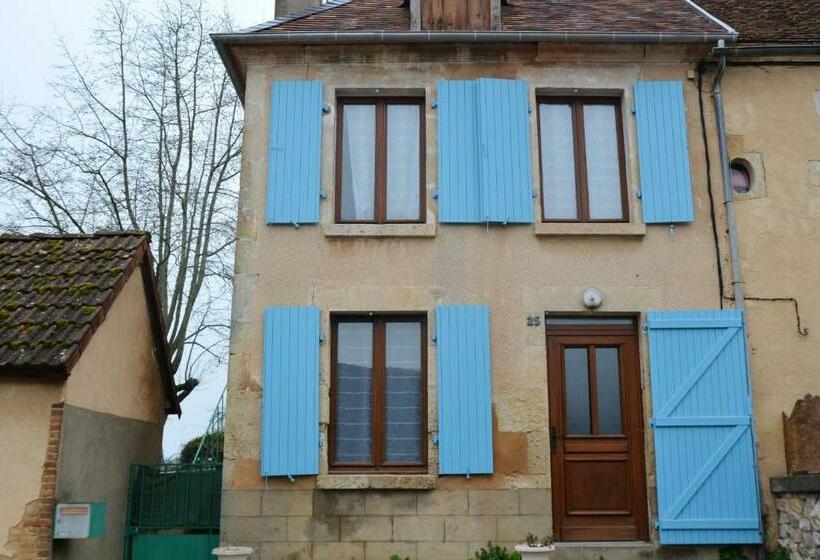 Maison Accueillante A Saint Amand En Puisaye Avec Jardin