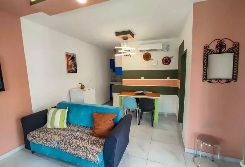 Mooksquare   Dn Spot