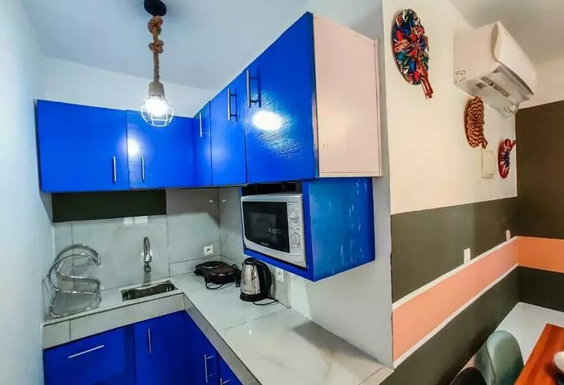 Mooksquare   Dn Spot