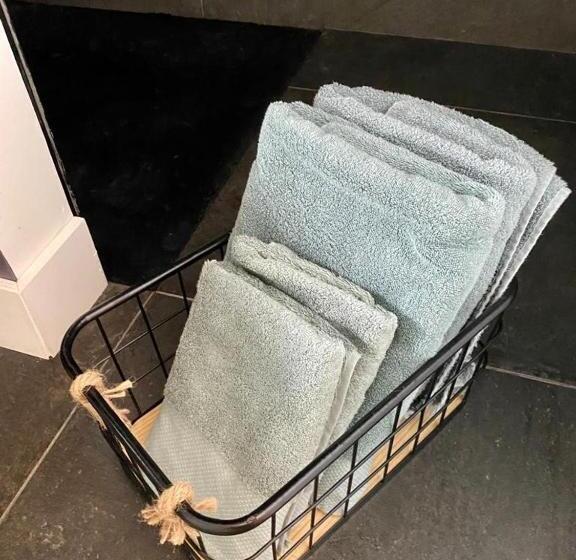 Proche Centre Ville, Gîte 4 étoiles Avec Piscine