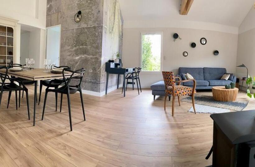 Proche Centre Ville, Gîte 4 étoiles Avec Piscine