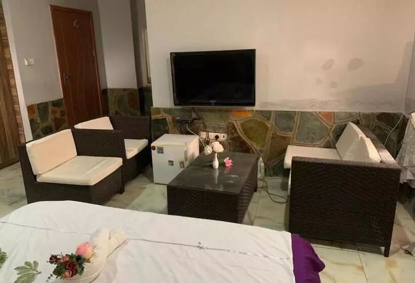 Self Contained Master Bedroom Apartment In Tema