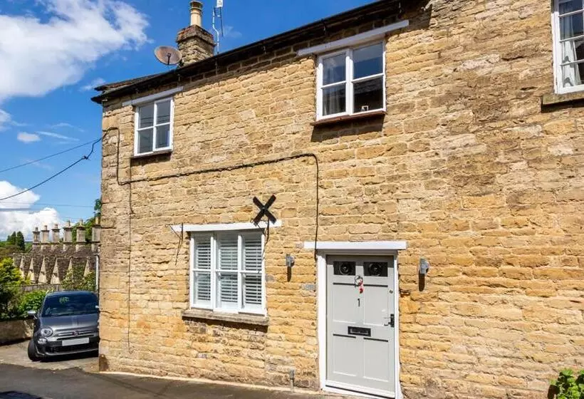 Windsor Cottage   Bolthole In The Heart Of Cn!