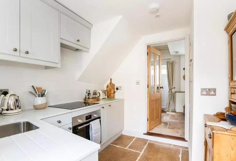 Windsor Cottage   Bolthole In The Heart Of Cn!