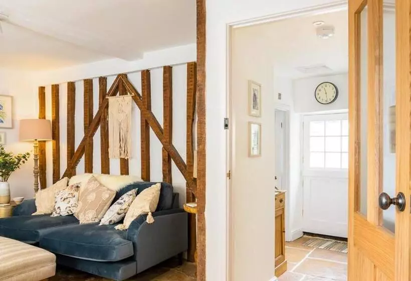 Windsor Cottage   Bolthole In The Heart Of Cn!