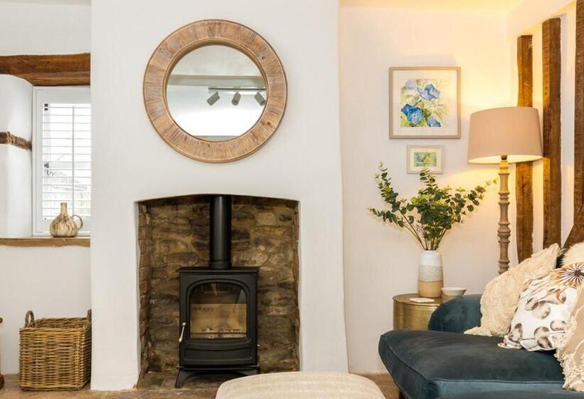 Windsor Cottage Bolthole In The Heart Of Cn!