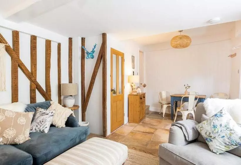 Windsor Cottage   Bolthole In The Heart Of Cn!