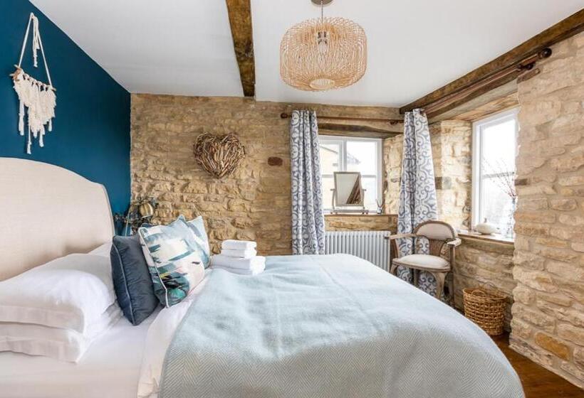 Windsor Cottage Bolthole In The Heart Of Cn!