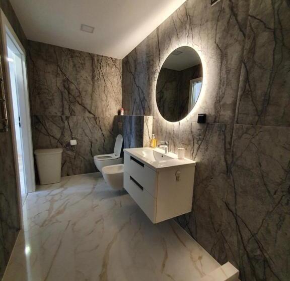 2 Bedrooms Apartment In City Center šiauliai