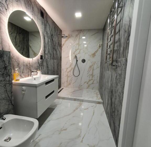 2 Bedrooms Apartment In City Center šiauliai