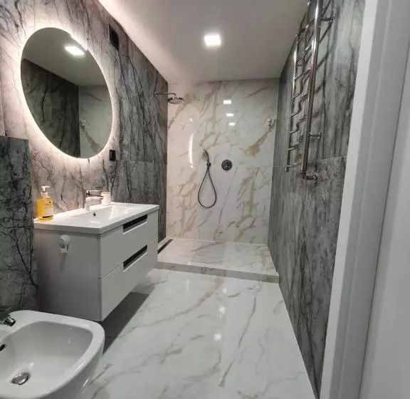 2 Bedrooms Apartment In City Center šiauliai