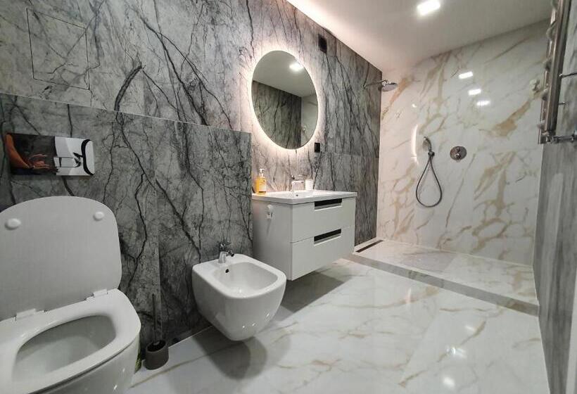 2 Bedrooms Apartment In City Center šiauliai