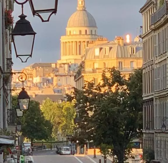 ベッドアンドブレックファースト Paris Rivoli Notre Dame Chambre D Hôtes Studio Private