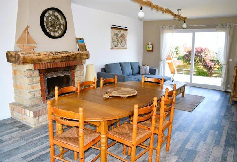 La Maison Penchée, Avec Jardin à 50m De La Plage