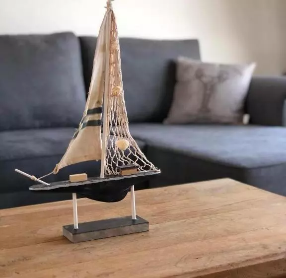 La Maison Penchée, Avec Jardin à 50m De La Plage