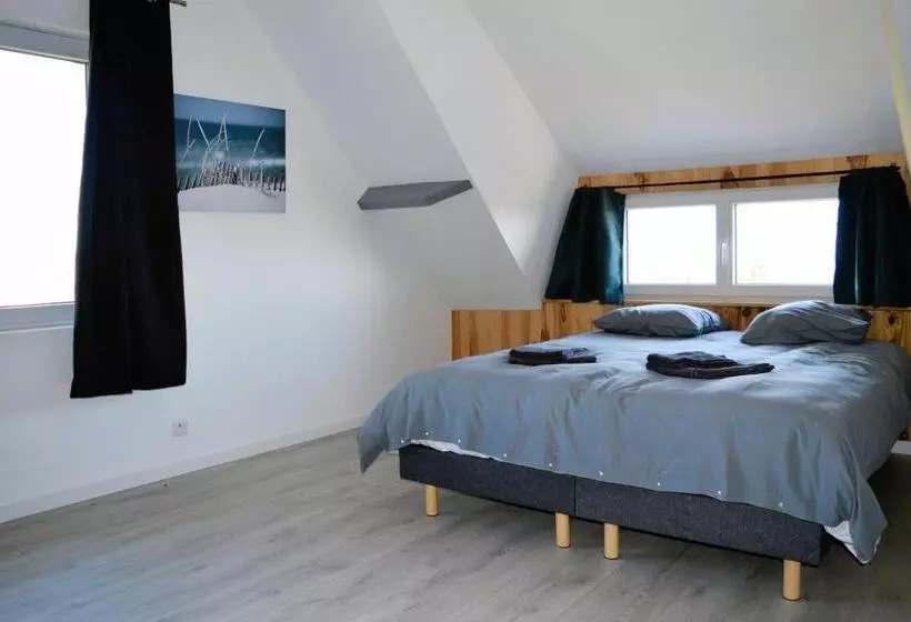 La Maison Penchée, Avec Jardin à 50m De La Plage