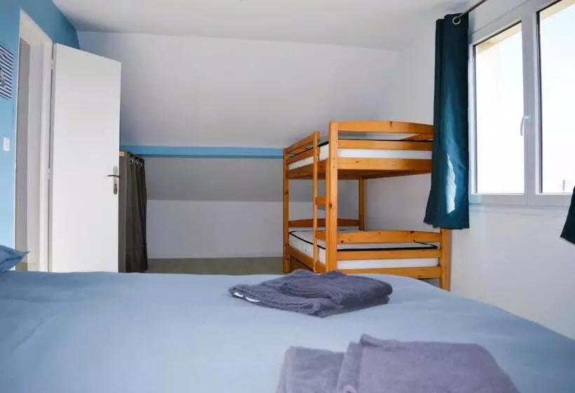 La Maison Penchée, Avec Jardin à 50m De La Plage