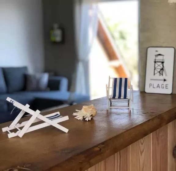 La Maison Penchée, Avec Jardin à 50m De La Plage