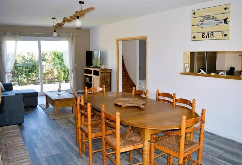 La Maison Penchée, Avec Jardin à 50m De La Plage