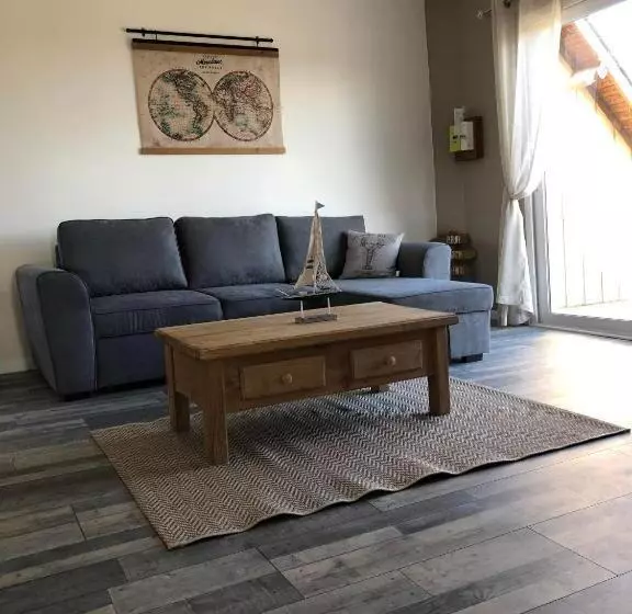 La Maison Penchée, Avec Jardin à 50m De La Plage