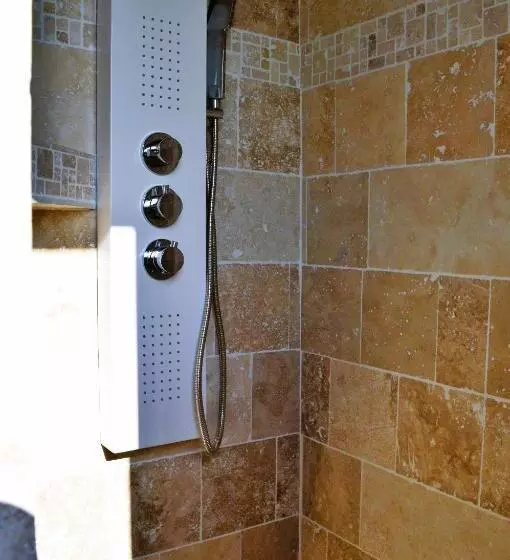 La Maison Penchée, Avec Jardin à 50m De La Plage