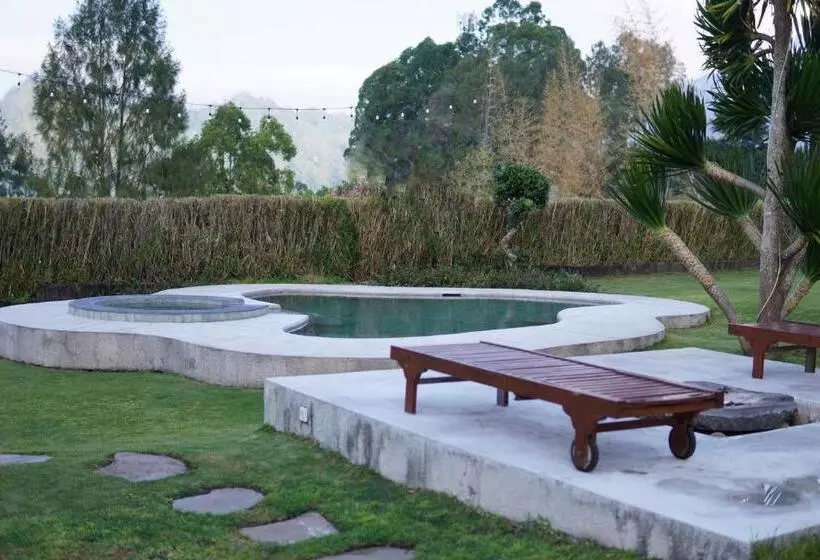 Majatalo Bamboo Mount Batur