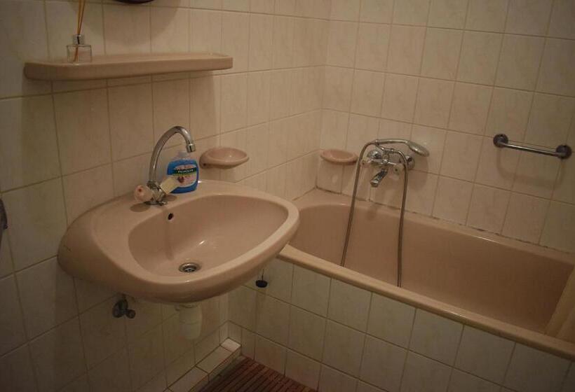 פנסיון Két Diófa Vendégház