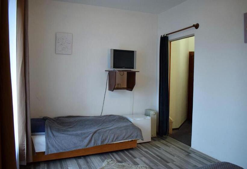 פנסיון Két Diófa Vendégház