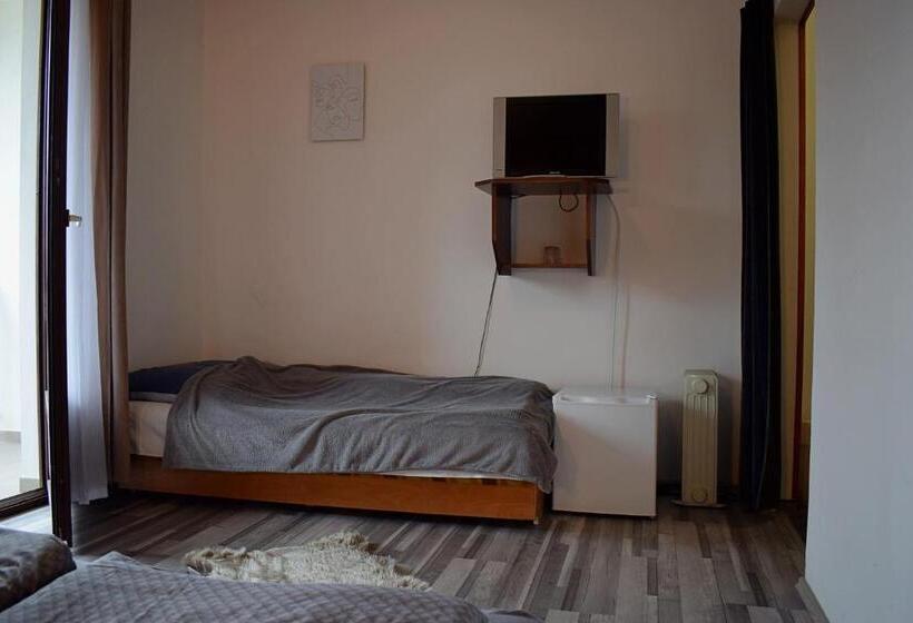 פנסיון Két Diófa Vendégház