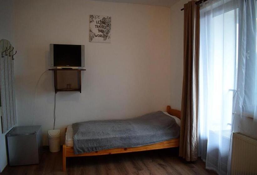 פנסיון Két Diófa Vendégház