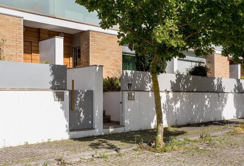 Joivy Sleek House Balcony & 2 Terraces In Porto