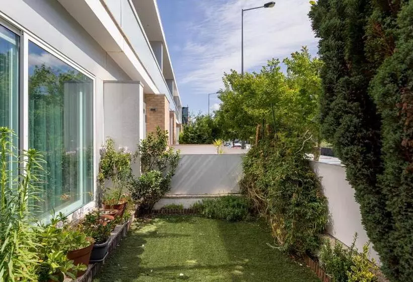 Joivy Sleek House Balcony & 2 Terraces In Porto