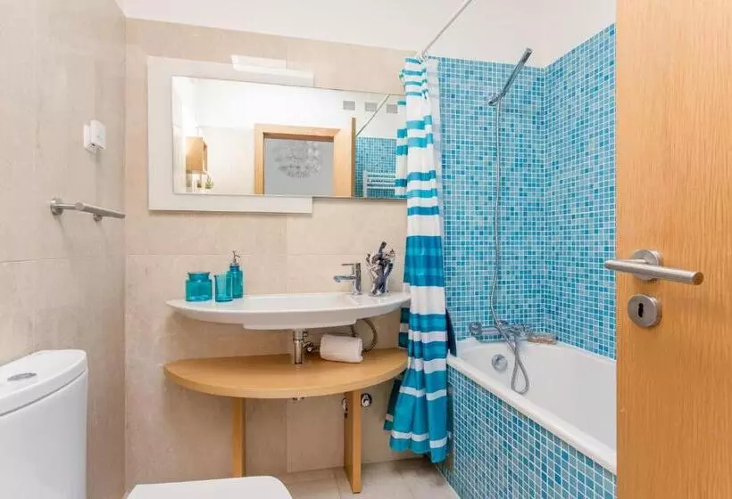 Joivy Sleek House Balcony & 2 Terraces In Porto