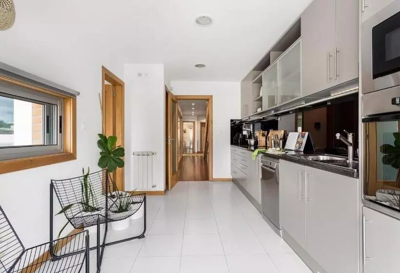 Joivy Sleek House Balcony & 2 Terraces In Porto