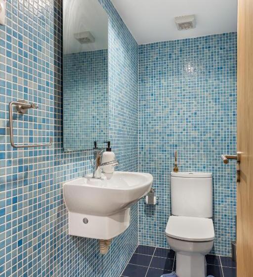 Joivy Sleek House Balcony & 2 Terraces In Porto