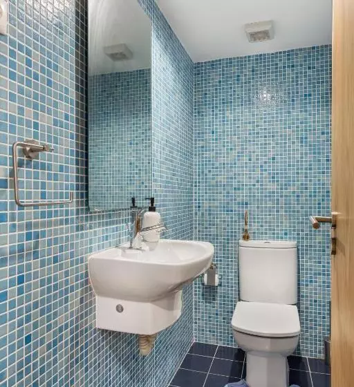 Joivy Sleek House Balcony & 2 Terraces In Porto