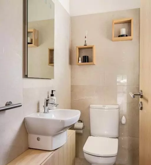 Joivy Sleek House Balcony & 2 Terraces In Porto