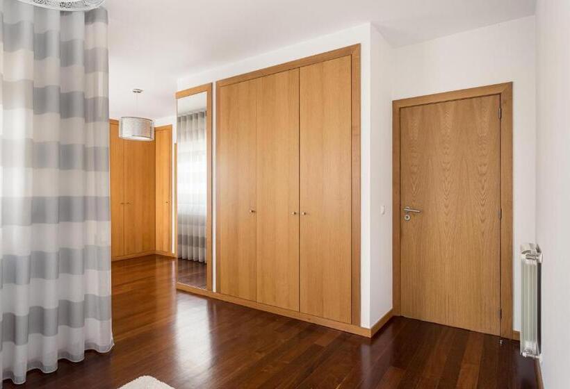 Joivy Sleek House Balcony & 2 Terraces In Porto