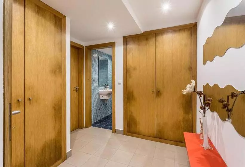 Joivy Sleek House Balcony & 2 Terraces In Porto